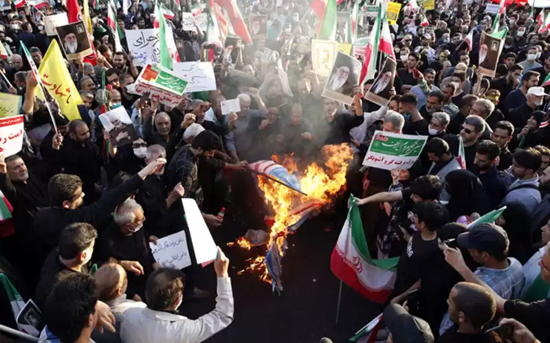 इरानमा जारी प्रदर्शनः २ सय जनाको मृत्यु