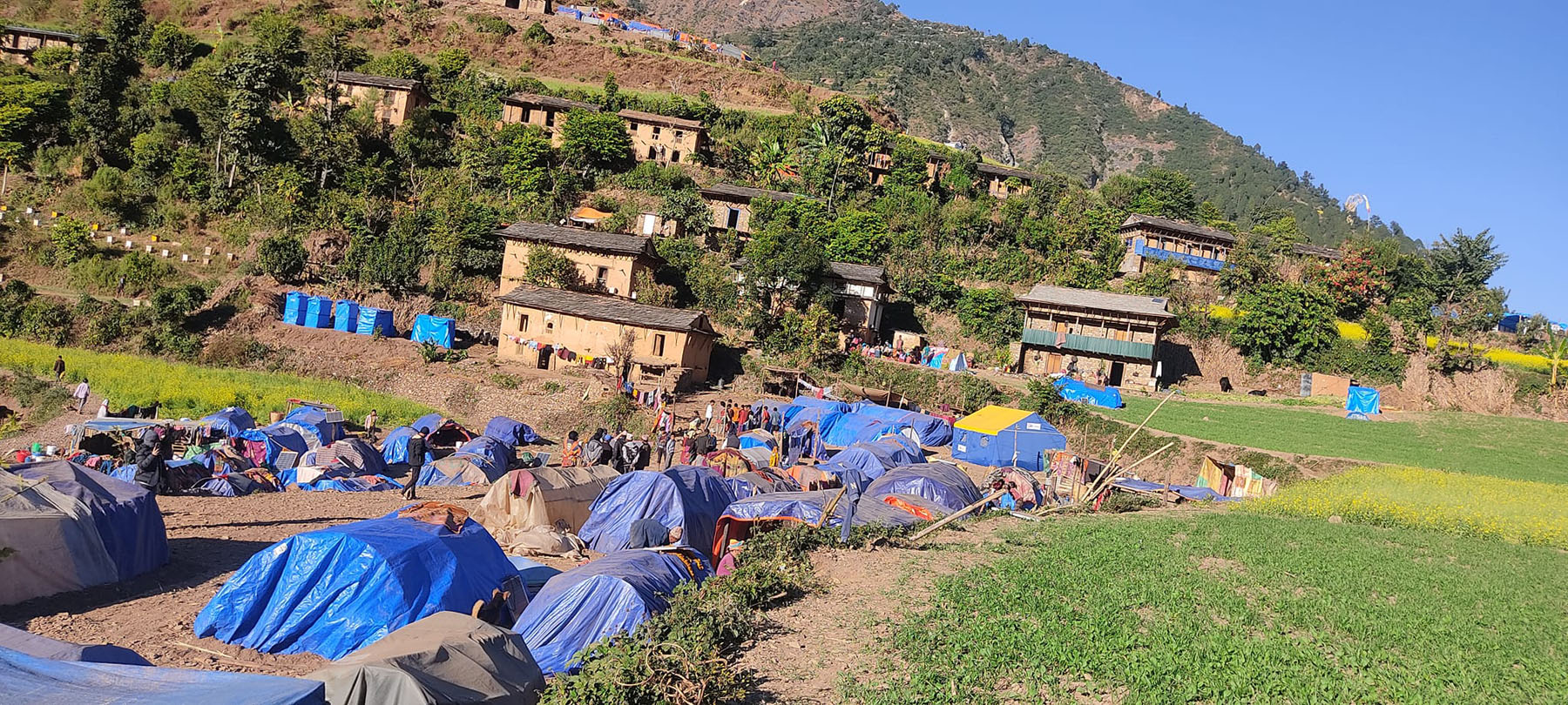 कठ्याङ्ग्रीदो चिसोमा भूकम्पपीडितको पालमुनी बासः क्षतिको विवरण अझै संकलन भएन